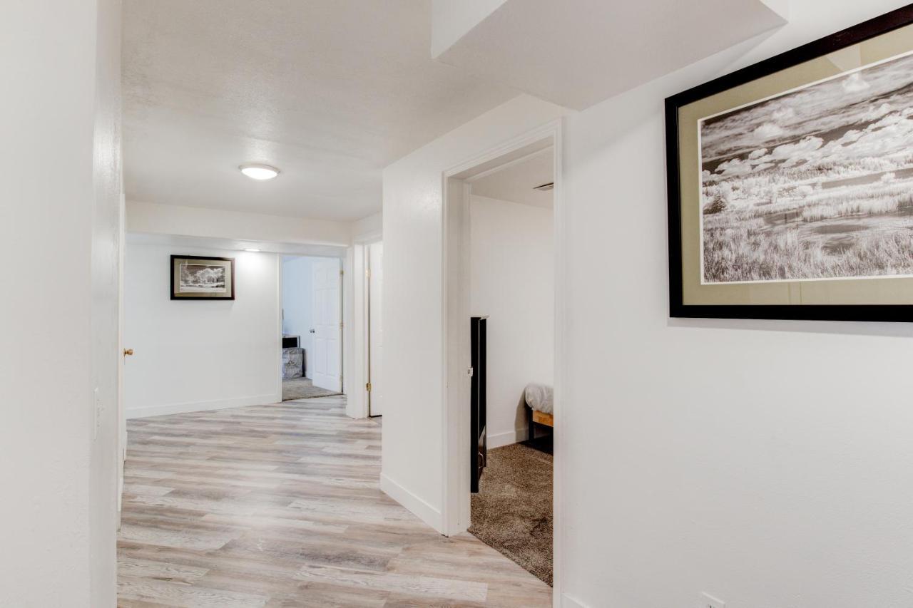 Modern Private Whole Unit 4 Bedroom Guest Suite King Bed Солт-Лейк-Сити Экстерьер фото